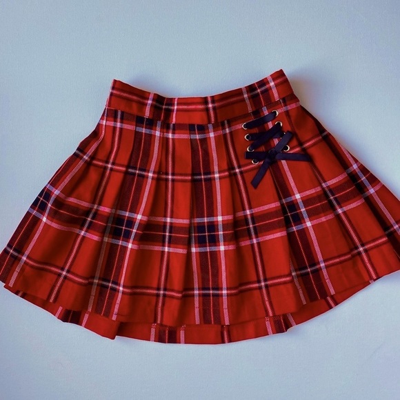 New red tartan plaid skirt. - Picture 1 of 3